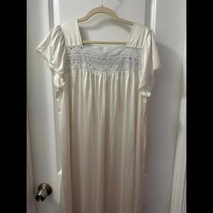 vanity fair nightgown